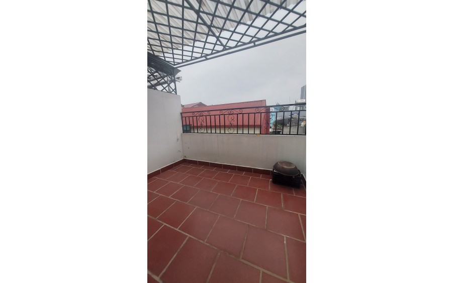 Bán gấp giá rẻ nhà mới koong Hoàng Mai 33m, 5 tầng, mặt tiền 3.2m, 5.7 tỷ.